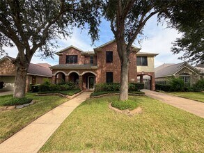 Building Photo - 2819 Town Gate Ct