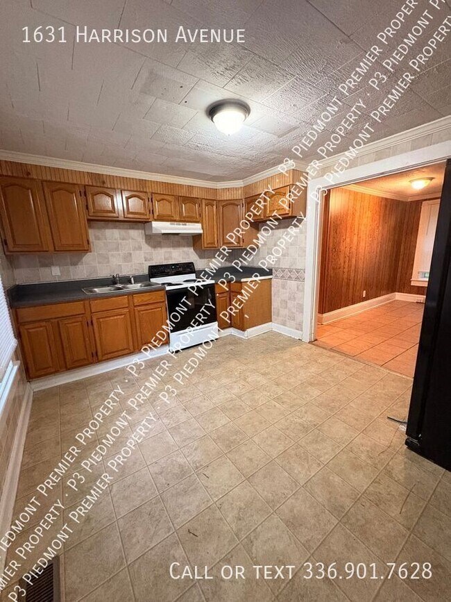Foto del edificio - 1631 Harrison Ave