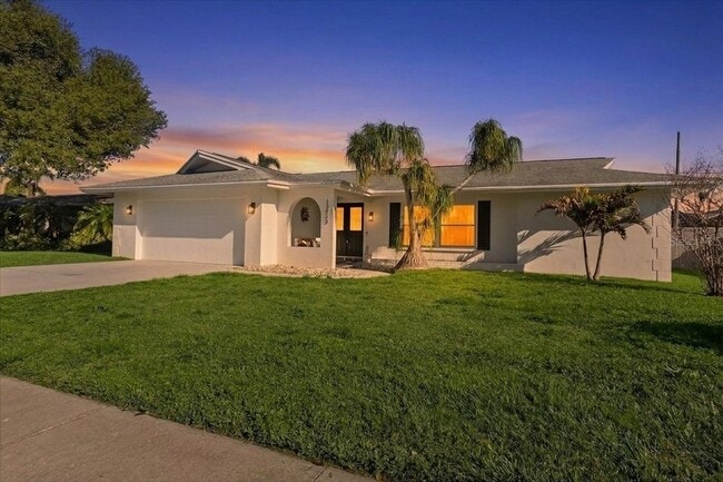 Photo - 13923 Brewster Drive Unit House