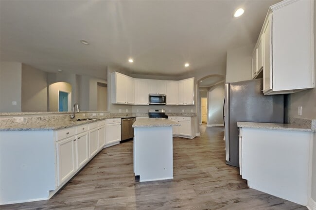 Building Photo - 2815 Lockeridge Oaks Dr