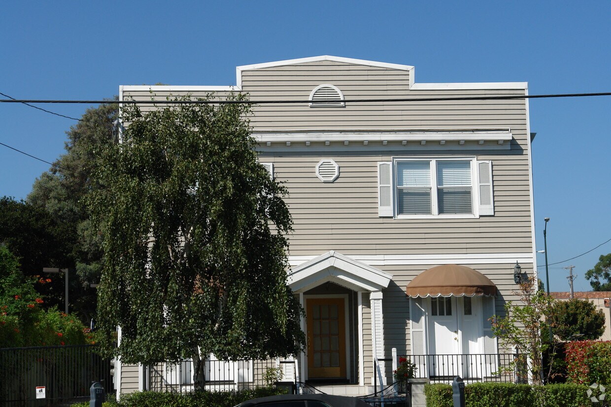 Building Photo - 125 Park Rd