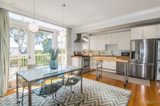 Building Photo - 568 Vermont St