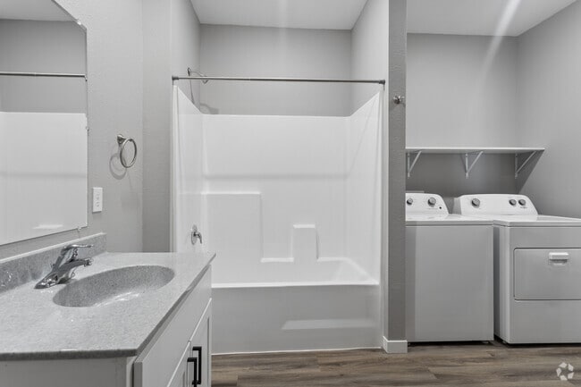 1BR, 1BA - 689SF - Bathroom/Laundry - Creekside Heights Apartments, LLC