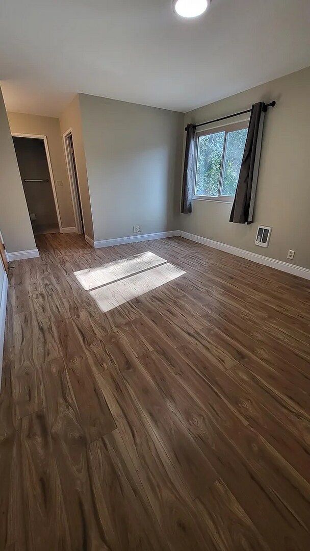 Building Photo - COMING SOON-Fully remodeled Townhouse 3 Be...