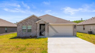 Building Photo - 110 E Sunbelt Ct