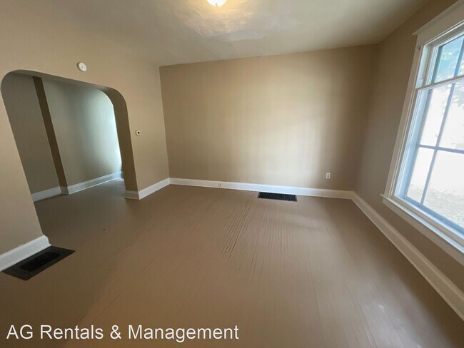 Building Photo - 7 br, 2 bath House - 911 W Creighton Ave