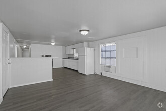 Building Photo - 10 Frank Cir