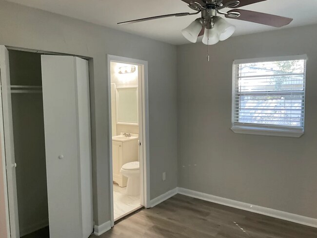 Foto del edificio - 4915 Donnybrook Ave