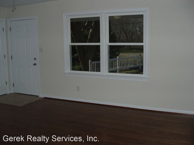 Building Photo - 505 Centerville Turnpike N