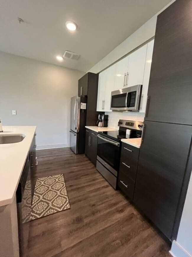 Building Photo - 484 14th St NW