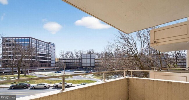 Building Photo - 4515 Willard Ave