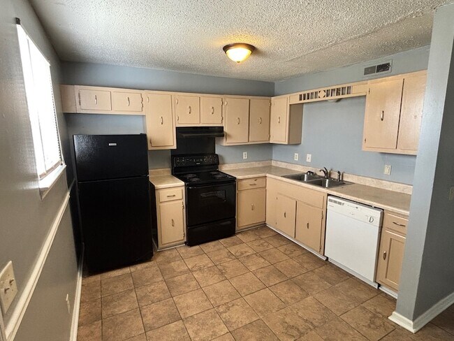 Foto del edificio - 3504 Brookway Dr