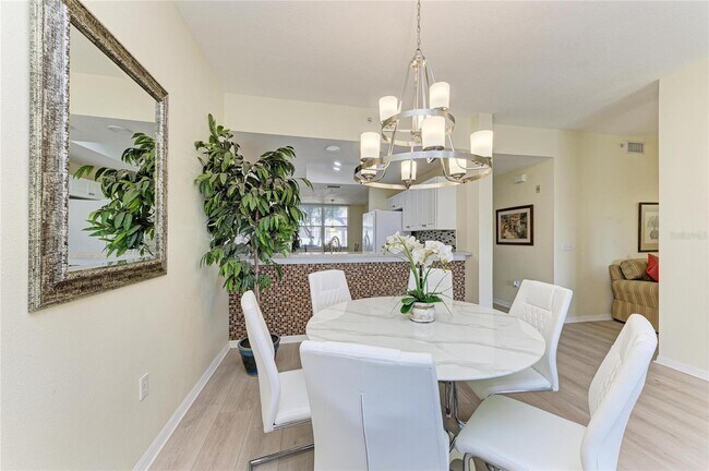 Foto del edificio - 5350 Hyland Hills Ave