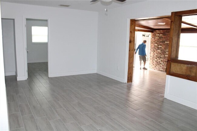 Foto del edificio - 10704 50th Ave N