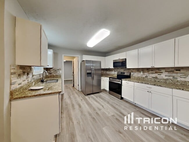 Building Photo - 5099 Marvin Dr