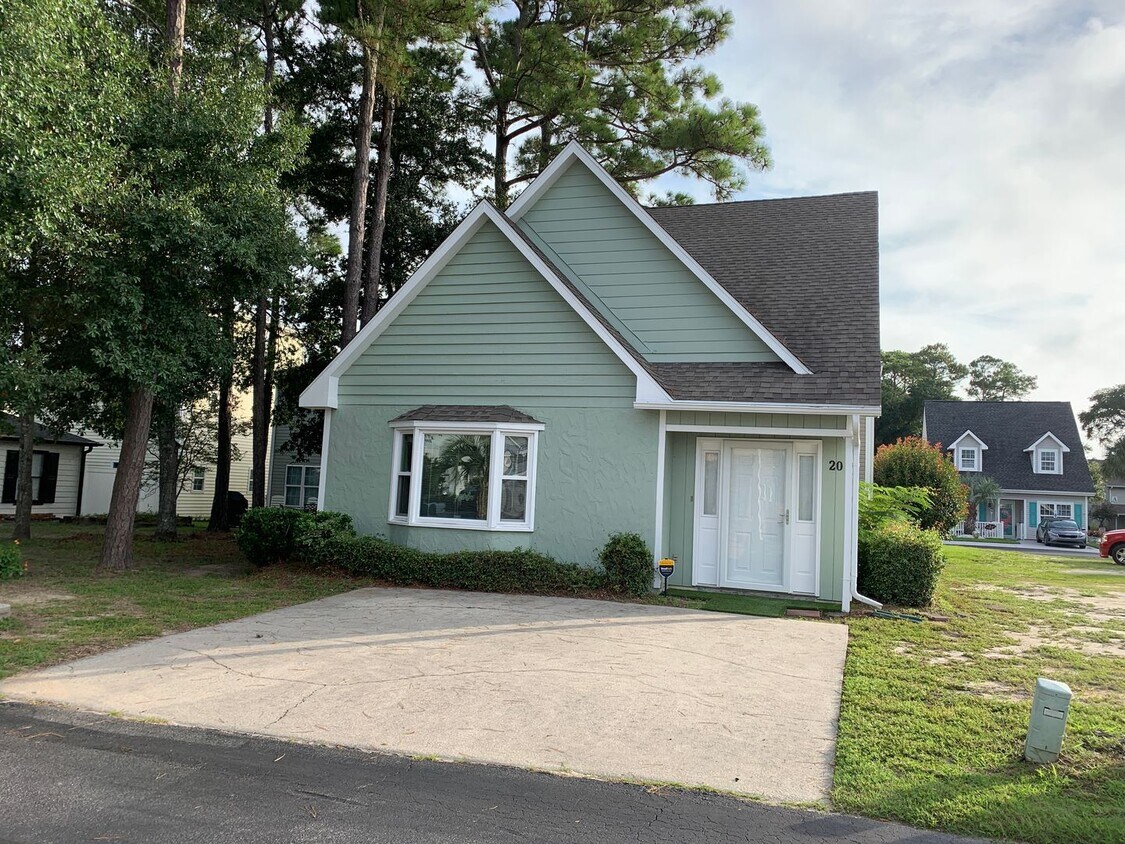Foto principal - 3-Bedroom, 2-Bath Home in Palmwood Estates