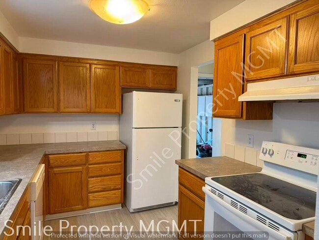 Building Photo - single house