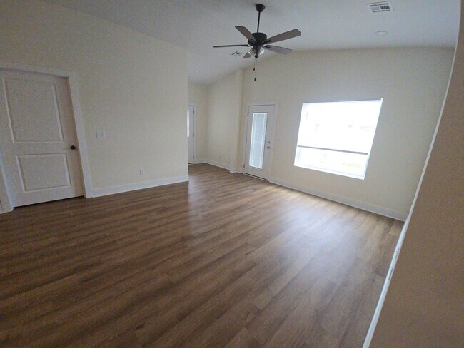 Foto del edificio - Brand-New 3BR/2BA Duplex | Open Floor Plan + Haysville Schools