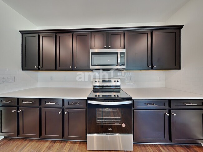 Foto del edificio - 5253 Blue Mountain Dr