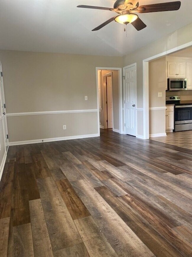 Building Photo - 211 Koufax Dr