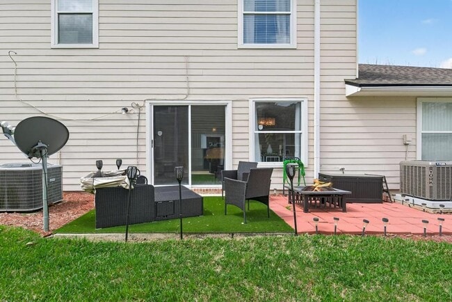 Building Photo - 805 Old Bridge Rd