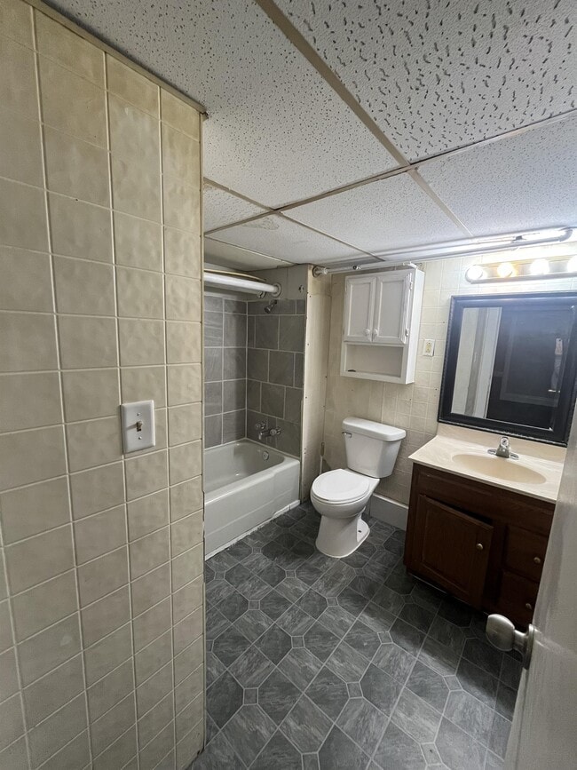 Building Photo - 4515 Magoun Ave