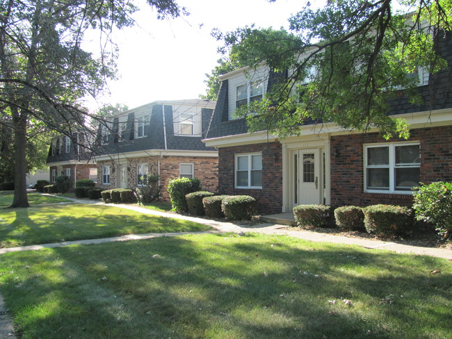 Building Photo - Kensard Manor