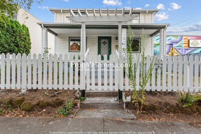 Photo - Classic Portland Charmer with Yard & Garag... House