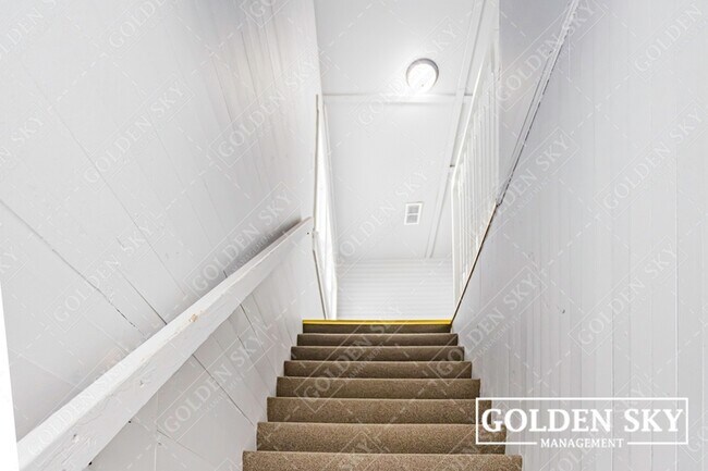 Foto del edificio - 115 E Willard St