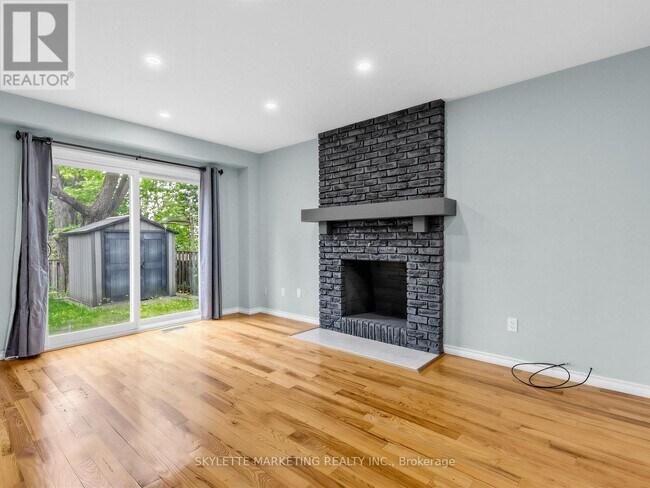 Building Photo - 23 Willowbrook Rd