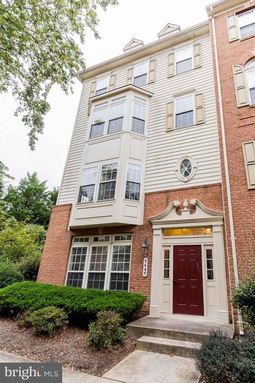 Foto del edificio - 5645 Harrington Falls Ln