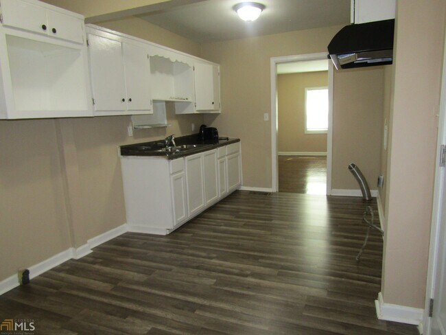 Building Photo - 2339 Carey Dr SE