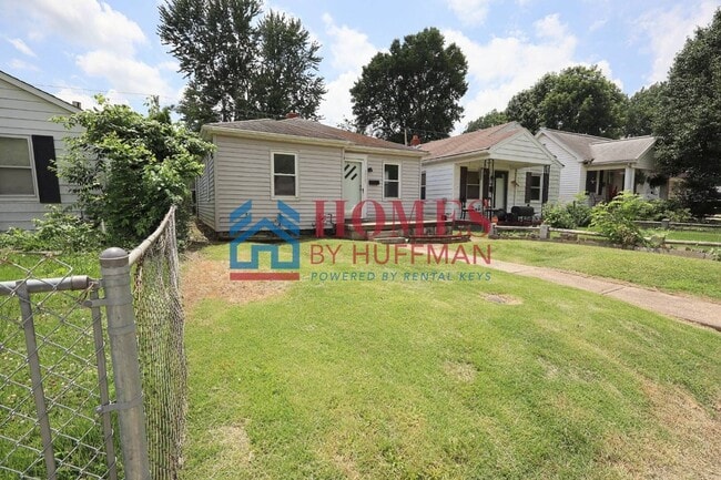Building Photo - Two Bedroom House | Off Street Parking