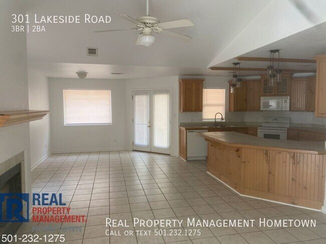 Foto del edificio - BEAUTIFUL 3BR/2BA home in Lakeside School ...