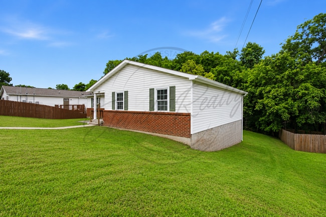 Photo - Two Bedroom Duplex in Hermitage with Back Deck! Townhome