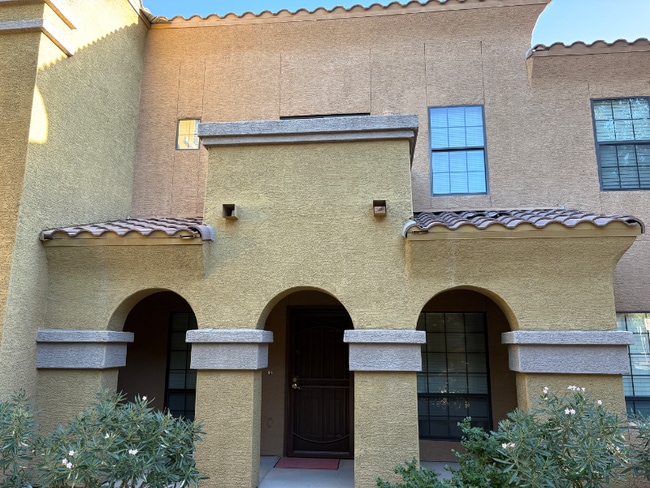 Building Photo - 1702 E Bell Rd
