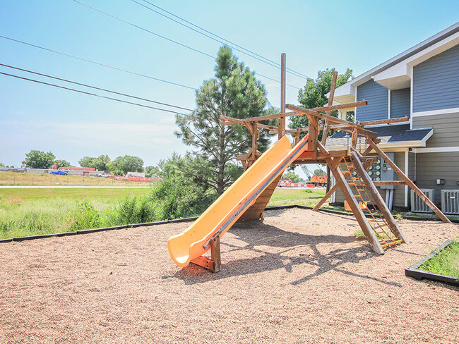 Foto del edificio - Rapid Creek Apartments