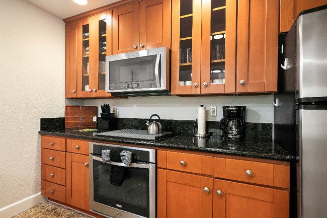 Building Photo - 8503 Villa La Jolla Dr