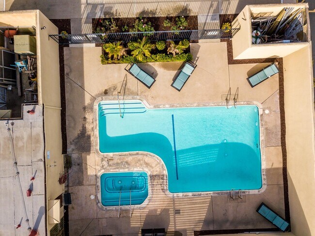 Foto del edificio - Monarch Terrace