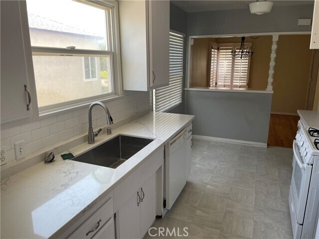 Foto del edificio - 14747 Carnell St