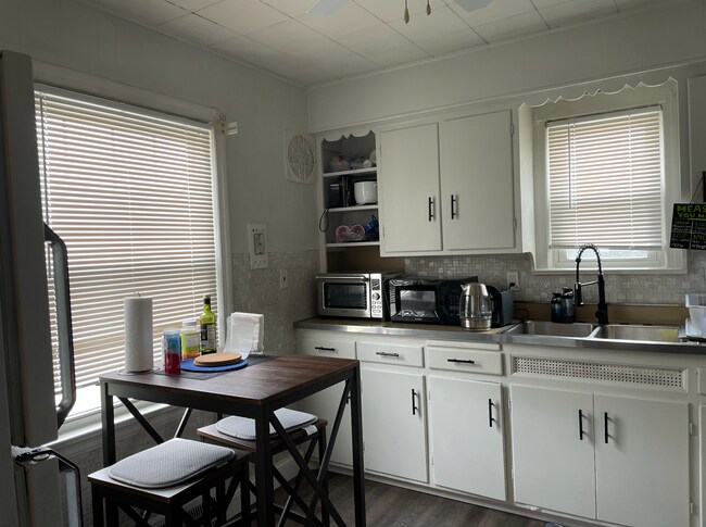 Foto del edificio - 3156 W 137th St