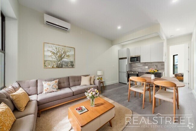 Building Photo - New Modern 2 Bed w Full Amenities + Dishwa...