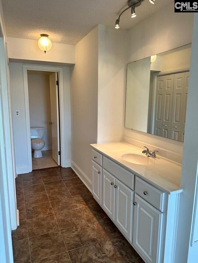 Foto del edificio - Furnished condo