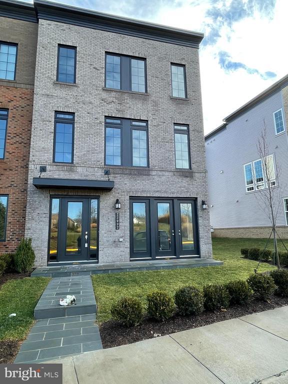 Foto del edificio - 22992 Brooksbank Square