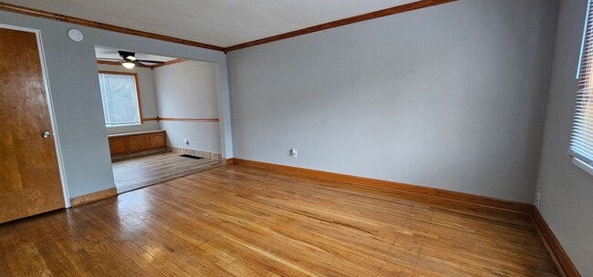 Building Photo - Spacious Townhome in Dayton’s Belmont Area...