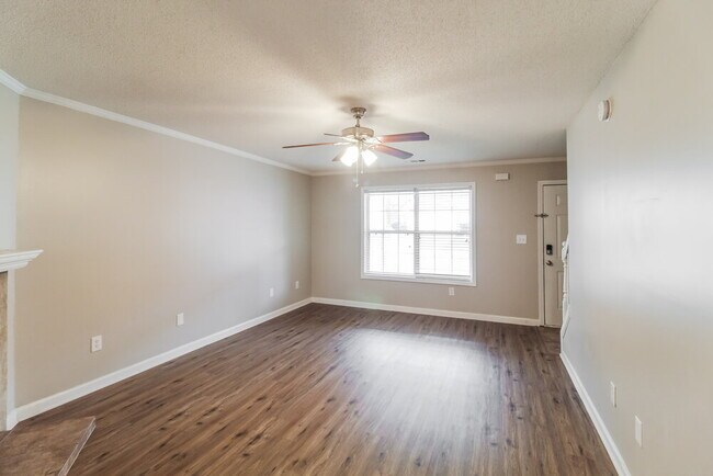 Foto del edificio - 7152 Ravenwood Ln