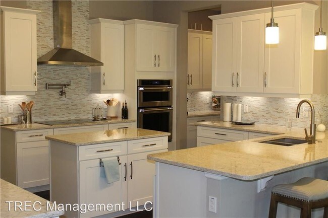 Building Photo - 4 br, 3 bath House - 16672 Broadwater Ave