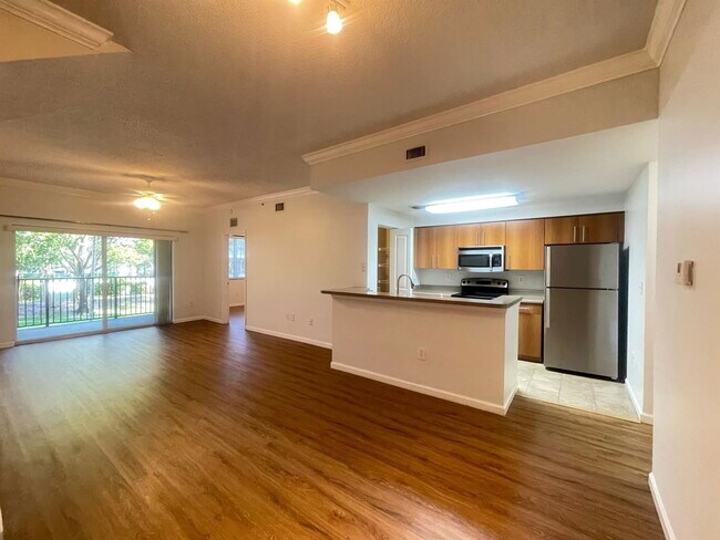 Foto del edificio - 5920 W Sample Rd