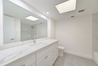 Building Photo - 50 Saddlebrook Ln