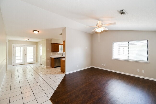 Building Photo - 8257 Knotts Landing Dr N